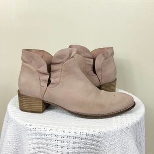 SEYCHELLES | Women's Size 10 Blush Suede Leather Ruffle Ankle Boots Chunk Heels